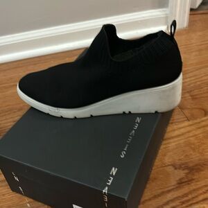Slip on black sneaker